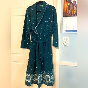 Sweet Treasures mid length robe, size m